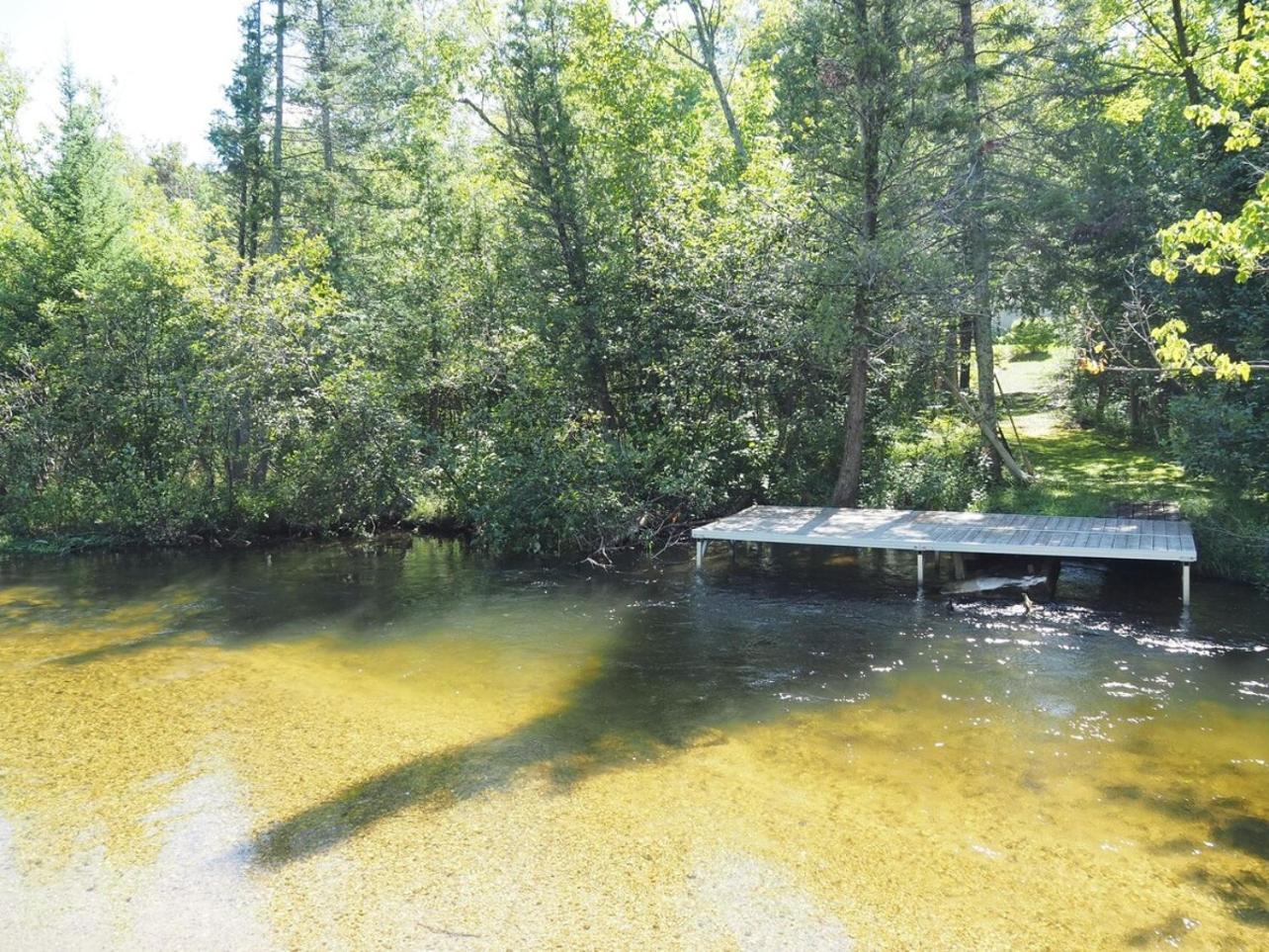 Sleeping Bear Riverside Cabins - Cabin #1 Honor 外观 照片